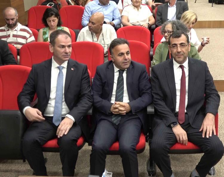 ‘GENÇ ARAŞTIRMACILARI TEŞVİK ETMEK GEREKİR’