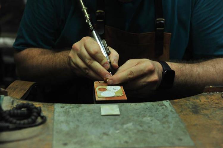 ‘BU MESLEKLER İNCİ TANELERİ GİBİDİR, HERKESE EMANET EDİLEMEZ’