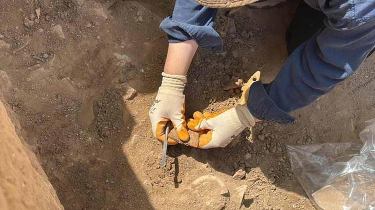 TABLA OYUNLARINA AİT 15 ZAR BULUNDU