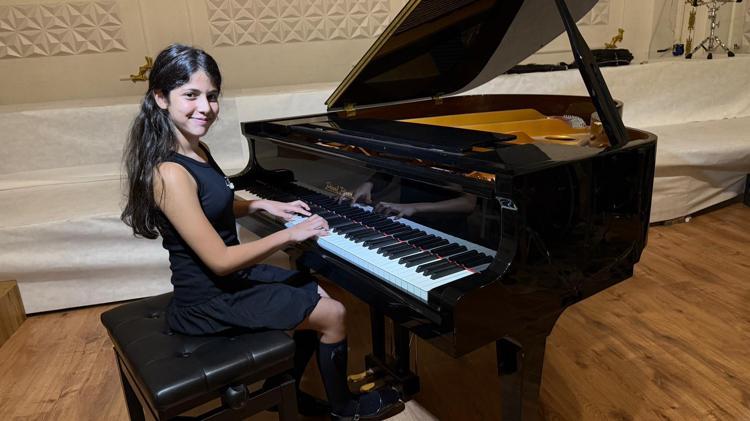 BESTECİLERİN HAYATLARINDAN BAHSEDİYORUM