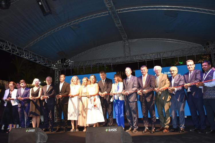 İZMİR, BÖLGENİN FUARCILIK KÜLTÜRÜNÜN KALBİNİN ATTIĞI ŞEHİR