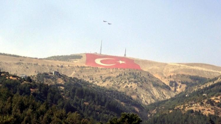 GÖSTERİYE BÜYÜK İLGİ