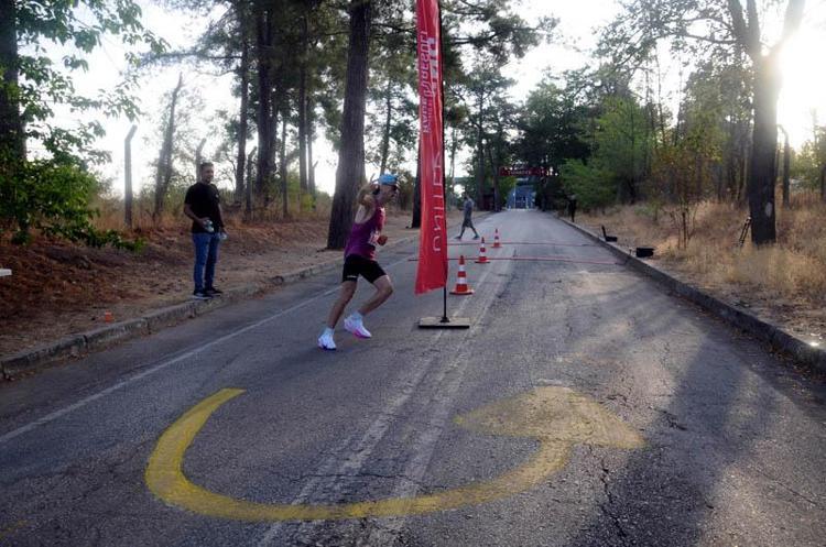 80 YAŞINDA 10 KİLOMETRE KOŞTU