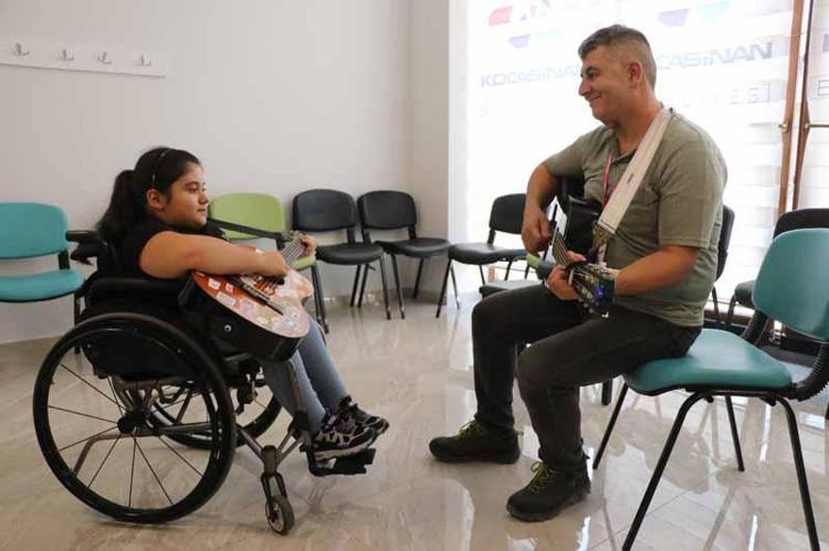 ‘YENİ ARKADAŞLAR EDİNDİM’