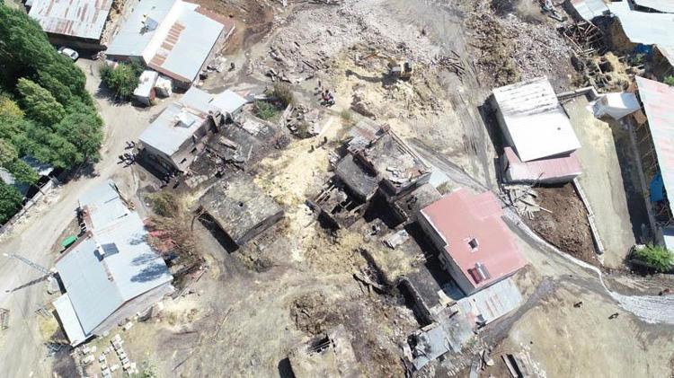 ‘EKİPLER ZAMANINDA YETİŞMESEYDİ MAHALLE HEP YANMIŞTI’