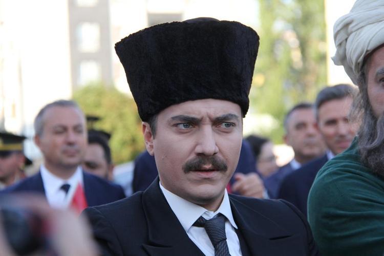 MİLLETİMİZİ BAĞIMSIZLIK AŞKI SÜRÜYOR