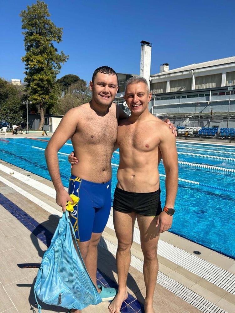 KULAÇ ATMAYA BAŞLADI