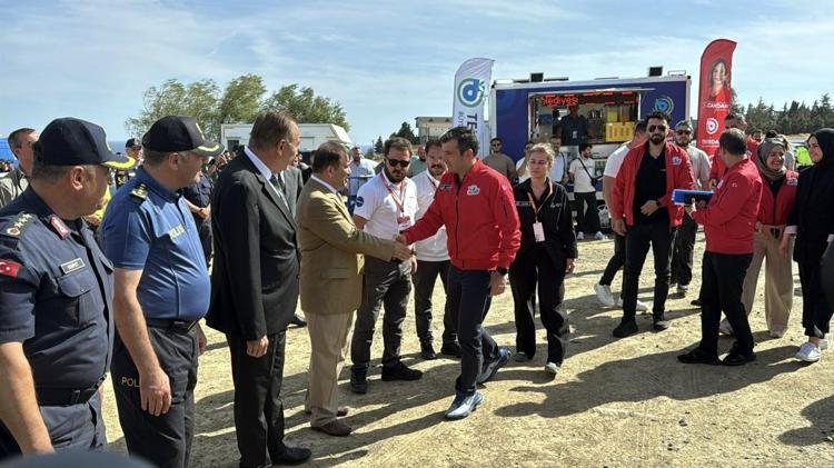 GENÇ KARDEŞLERİMİZLE İFTİHAR EDİYORUM