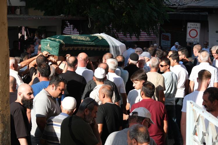 GÖZYAŞLARIYLA TOPRAĞA VERİLDİ