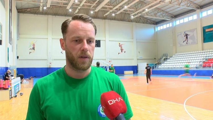 ‘KADIN BİR ANTRENÖRLE ÇALIŞMANIN AVANTAJLARI VAR’