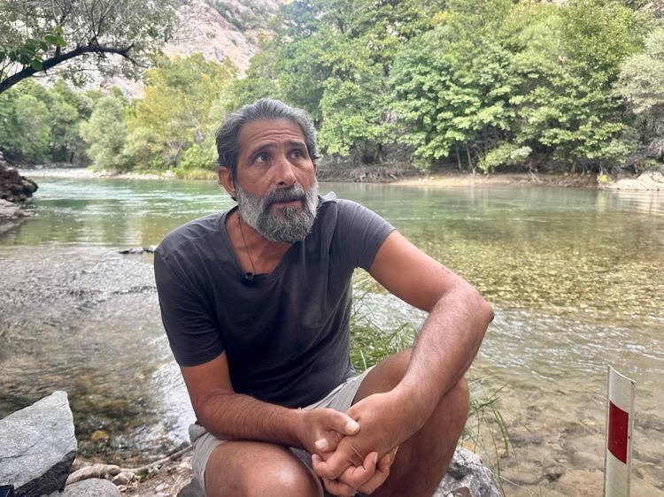 ‘MUNZURUN KALBİNDEKİ SESİ ONLARA DİNLETMEYE ÇALIŞIYORUM’