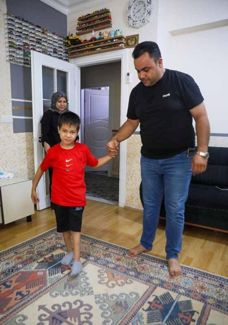 ÇALIŞMA SAATLERİNİ OĞLUNA GÖRE AYARLIYOR