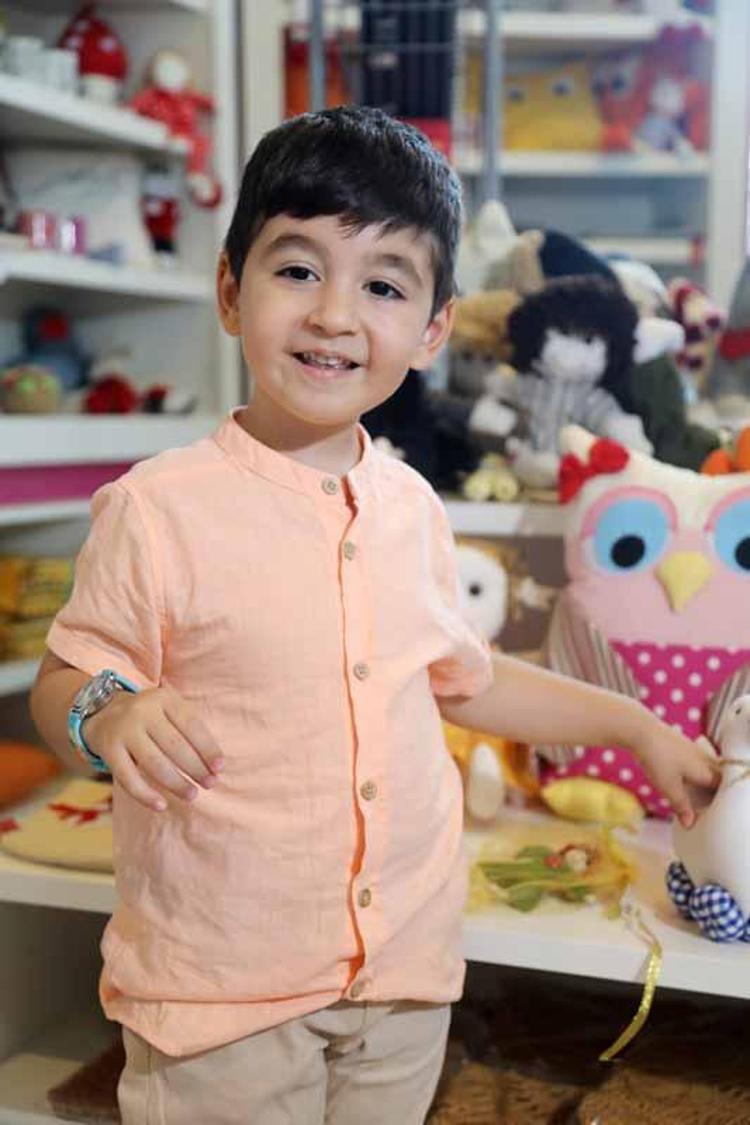 MİNİK YİĞİTİN HAYALİ OKULA GİTMEK