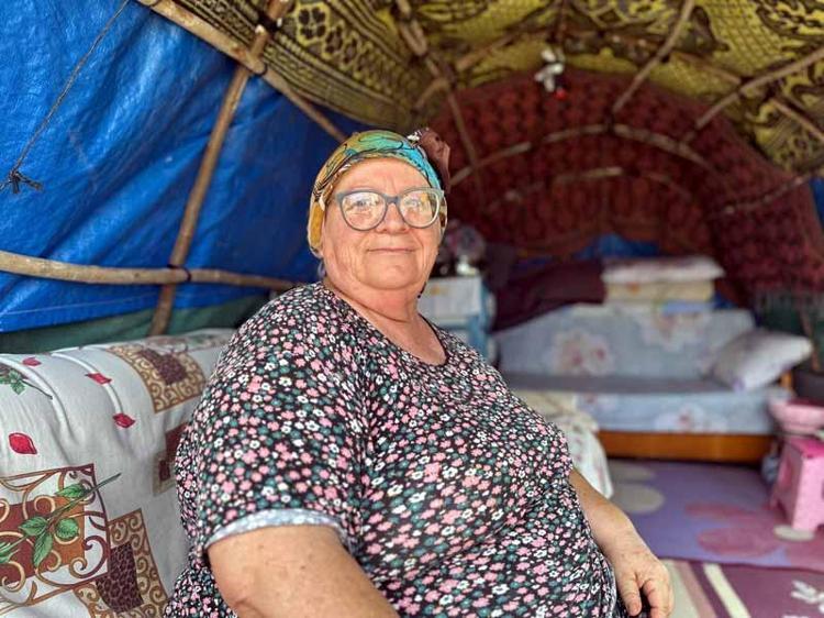 ‘TRAKTÖR KASASINDA KONAKLIYORUZ’