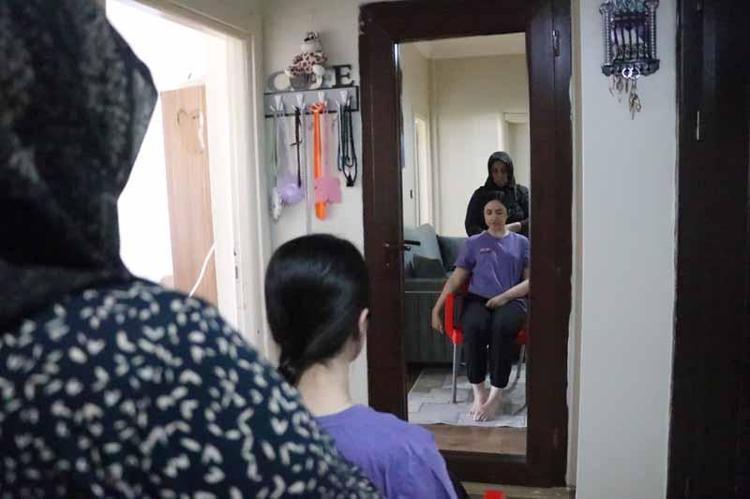 ‘ÖLEN ABLAM DİLEK KAYA’YA YÜRÜYEREK MEZARINA GELECEĞİME SÖZ VERDİM’