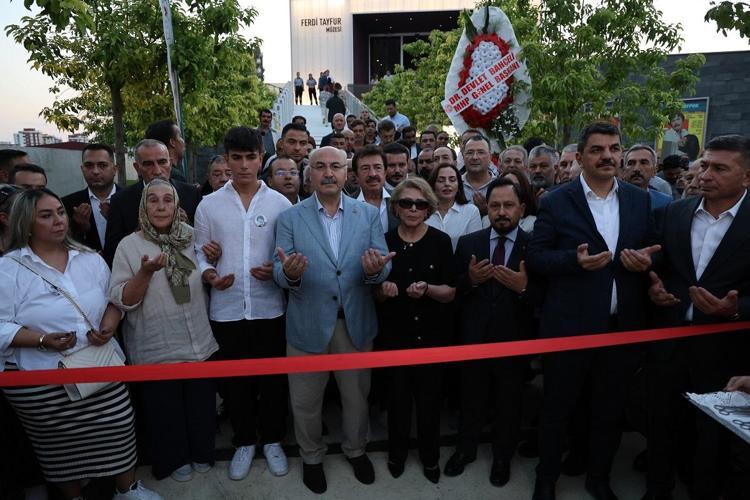 ‘FERDİ TAYFUR TOPRAKTAN ESERLER VE KOKULAR TAŞIYORDU’