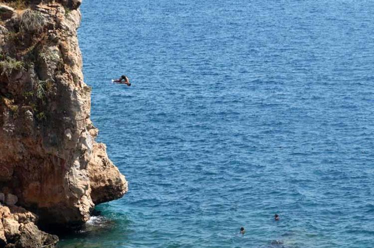 TEHLİKELİ ATLAYIŞ KAMERADA