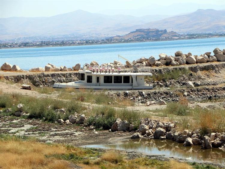 ‘EN DÜŞÜK KOTA 1 METRE KALDI’