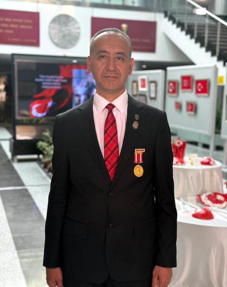 HEM TEDAVİ, HEM MESLEK