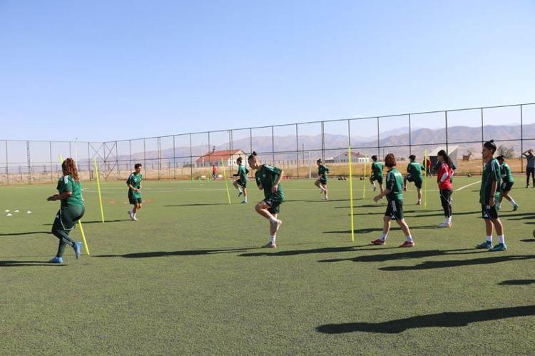 DİYAN CEYHAN: İLK MAÇIMIZIN HEYECANINI ANTRENMANLARIMIZDA YAŞIYORUZ