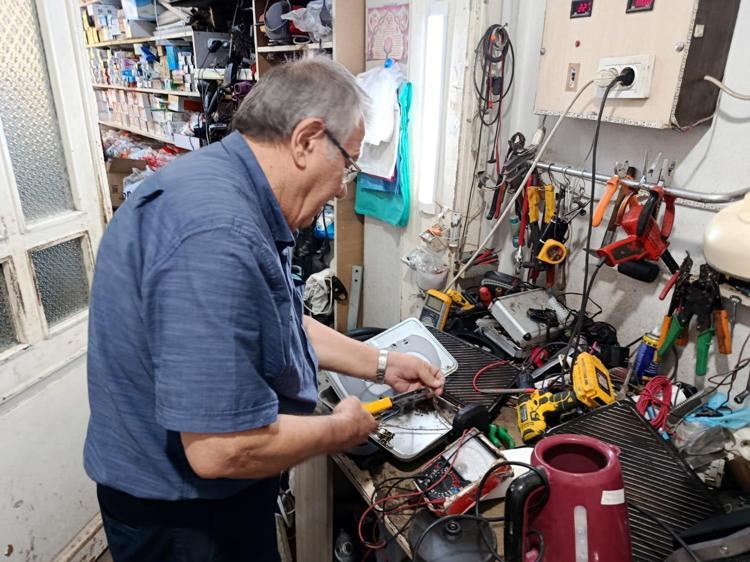 ‘GÜNDE 12 SAAT ÇALIŞIYORUM’