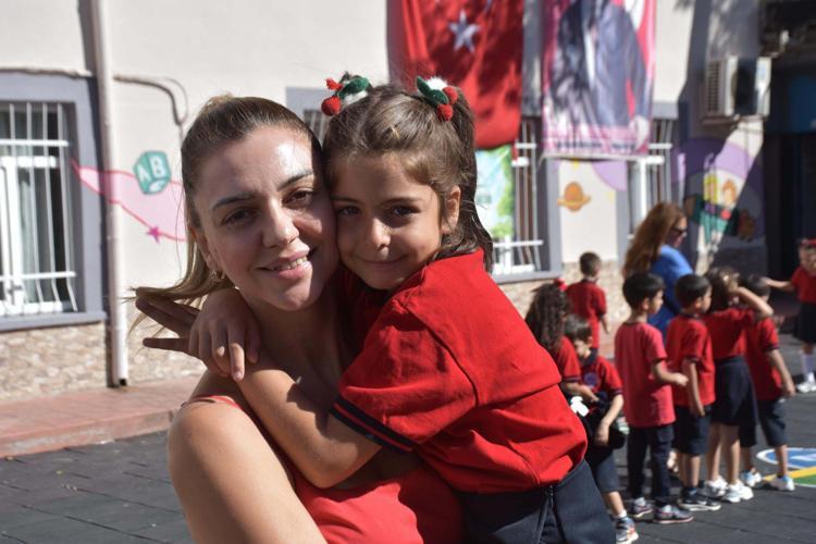 BİR ÖNCE OKULA GELMEK İSTİYOR