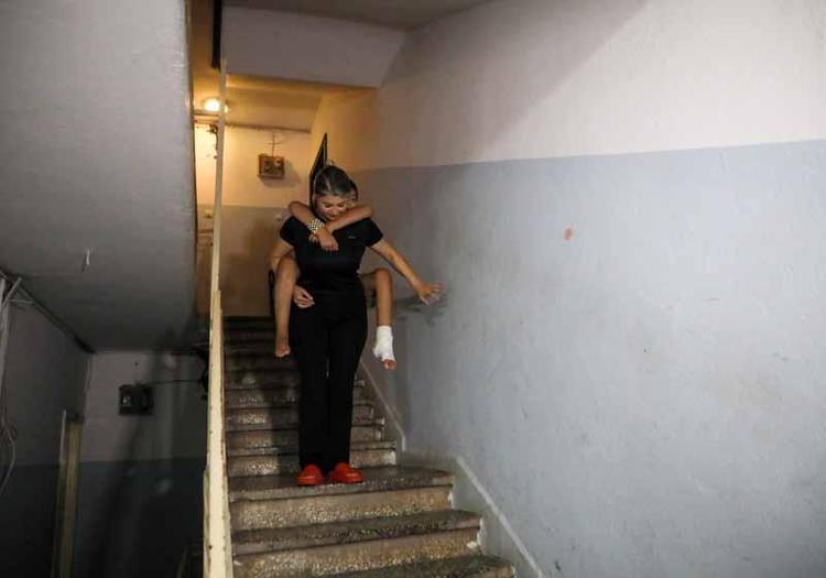 FUTBOL OYNAMAYI ÇOK İSTİYORUM