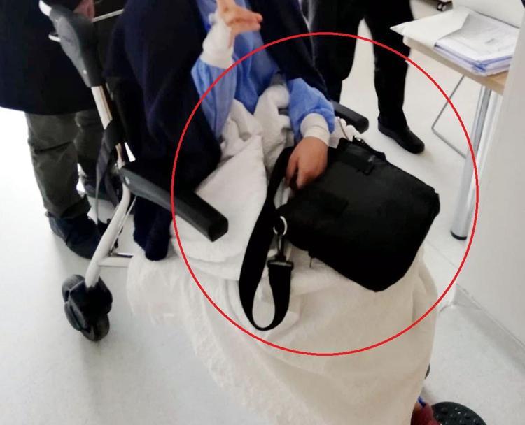 KENDİMİ BİLE TANIMIYORKEN BU ÇANTAYI TAŞIMAYA BAŞLADIM