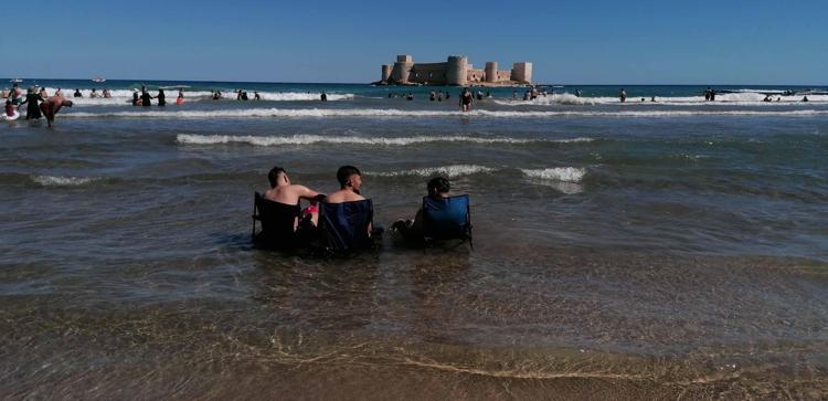 TURİZMCİLERİN YÜZÜ GÜLÜYOR