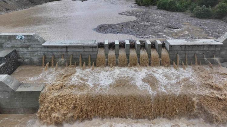 BUNGALOVLAR SELE KAPILDI