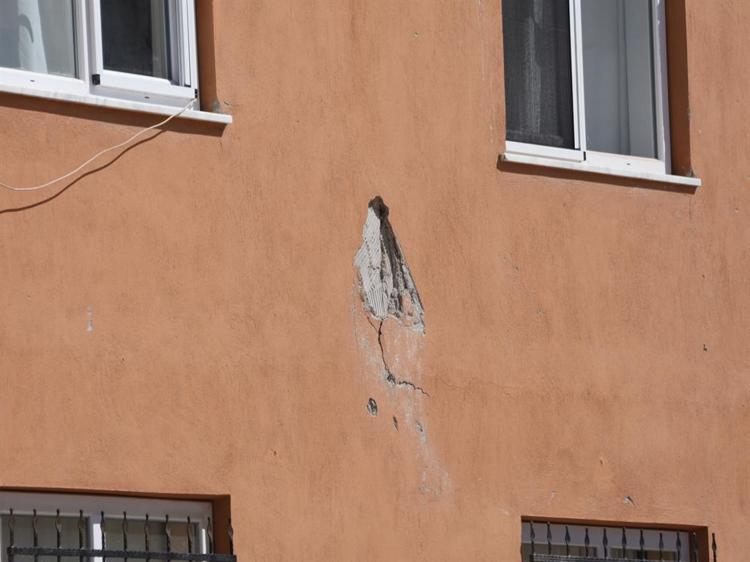 APARTMAN TAMAMEN YIKILDI