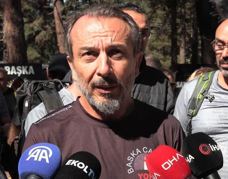 PROF. DR. AKER: AİLELERİN YANINDA OLMAK İÇİN BURADAYIZ