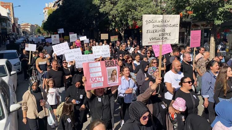 ‘DÜNYADA YÜZME DERSİ SIRASINDA BOĞULAN BİR ÇOCUK YOK’