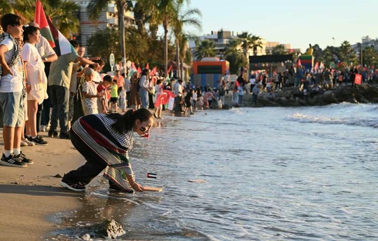 ‘HALKLAR AYAĞA KALKMALI’