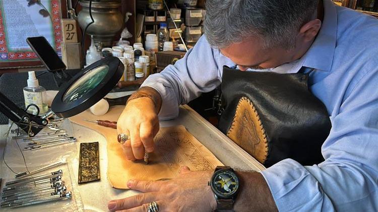 DERİCİLİĞİ GELECEK NESİLLERE AKTARIYOR