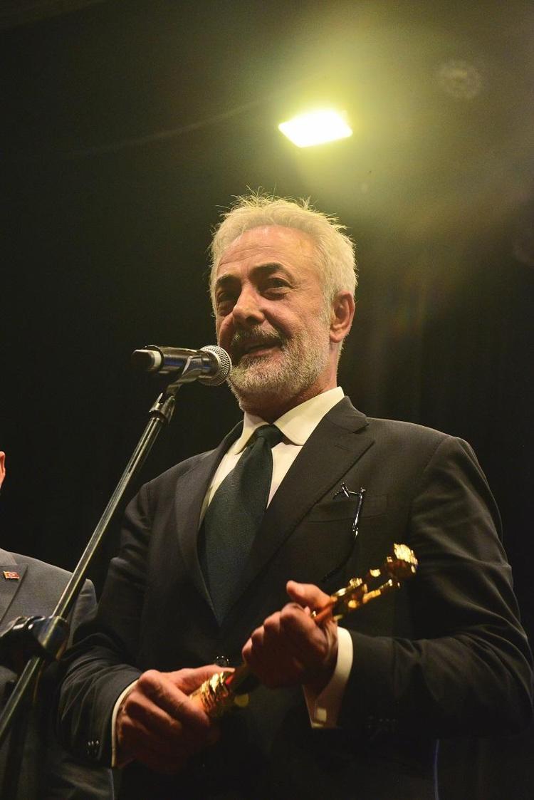 ASLANTUĞA DOĞUM GÜNÜNDE ÖDÜL