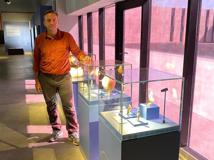 BENZERSİZ BİR ÖRNEK