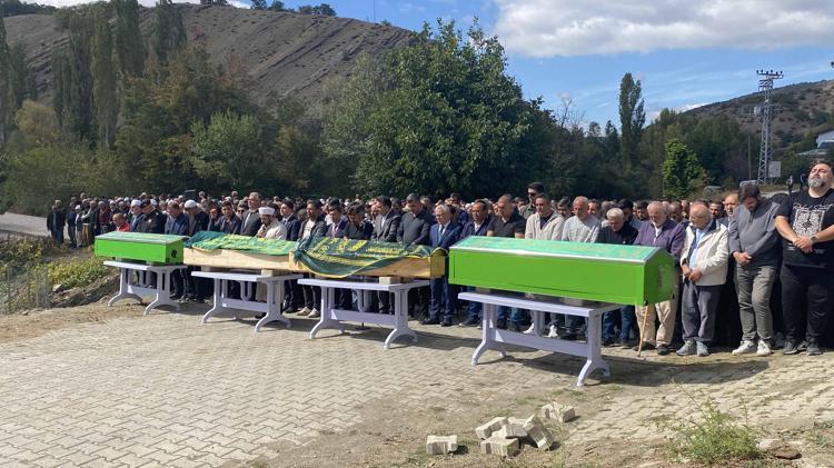 KÖYLERİNDE TOPRAĞA VERİLDİ