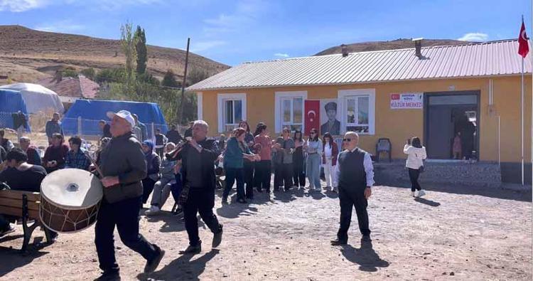 KÖYLÜLER OLAĞANÜSTÜ ÇABA SARF ETTİ