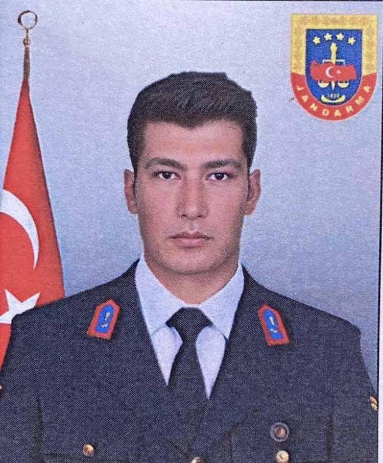 YAKINLARI GÖZYAŞI DÖKTÜ