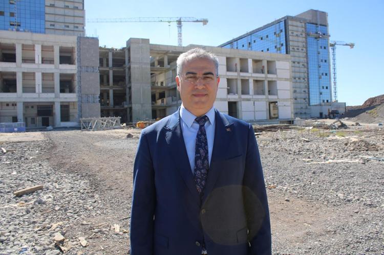 ‘GÜNDE ORTALAMA 15 BİN HASTAYA HİZMET VERECEK’