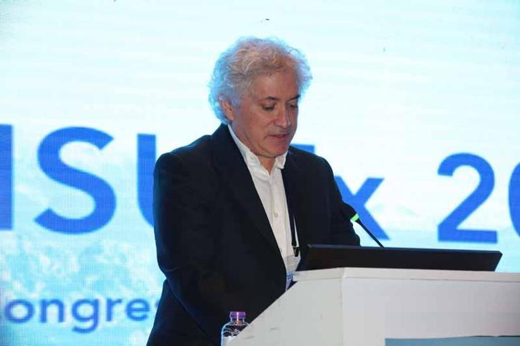 DÜNYANIN EN ÜST DÜZEY UZMANLARI BURADA