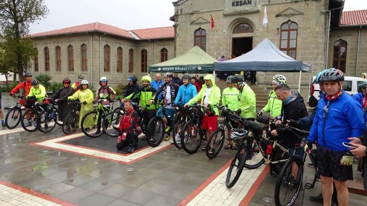 YAĞMURA RAĞMEN KEYİFİ BİR FAALİYET OLACAK