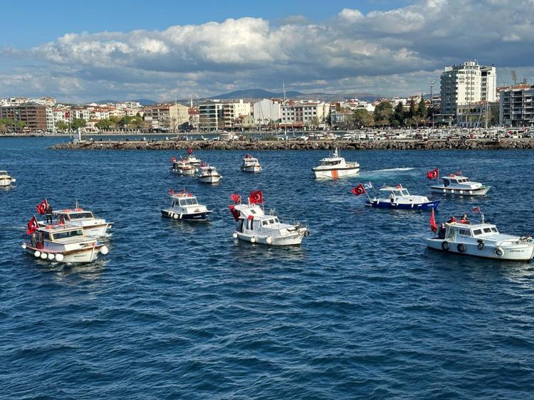 FİLİSTİNLİ DİRENİŞÇİLERİN YANINDAYIZ