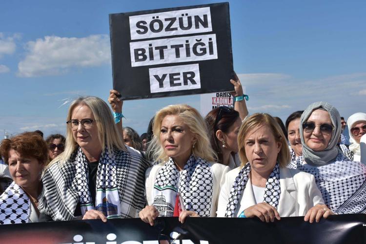 BARIŞ KADINLA MÜMKÜNDÜR