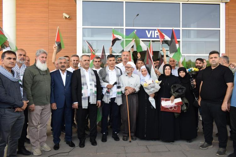 ‘GÜZEL YÜREKLİ VİCDANLI İNSANLARIN KATILDIĞI BİR EYLEMDİ’