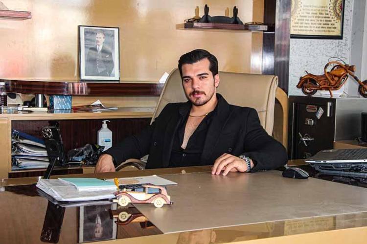 ‘EŞREF TEKE FİZİKEN BENZEDİĞİMİ DÜŞÜNÜYORUM’