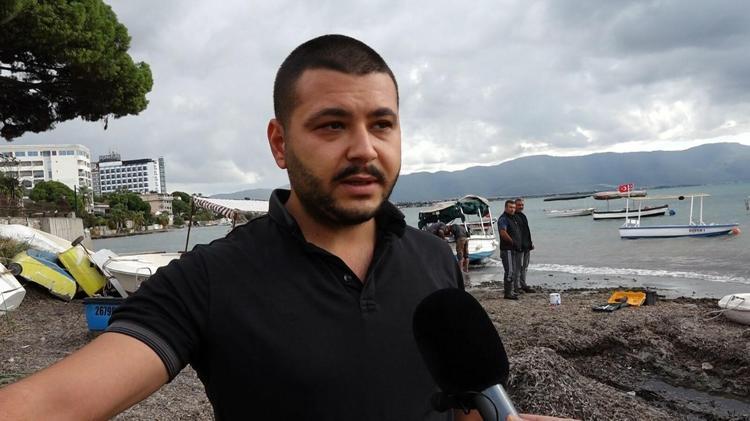 BALIKÇI TEKNELERİ KAYALIKLARA ÇARPIP PARÇALANDI