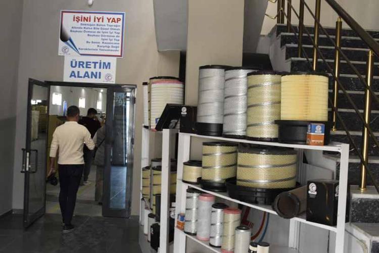 Yıllık üretim kapasitelerinin 9 ile 12 milyon adet arasında olduğunu, bunu yeni tesisleşme ile 20 milyona çıkaracaklarını belirten Kaya, ülkenin doğusunda tek üretim yapan firma ünvanını taşıdıklarını belirterek şöyle konuştu: