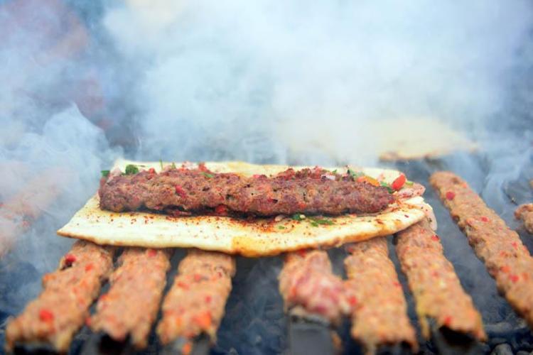 ‘ADANA KEBAP DÜNYAYA DAMGASINI VURDU’